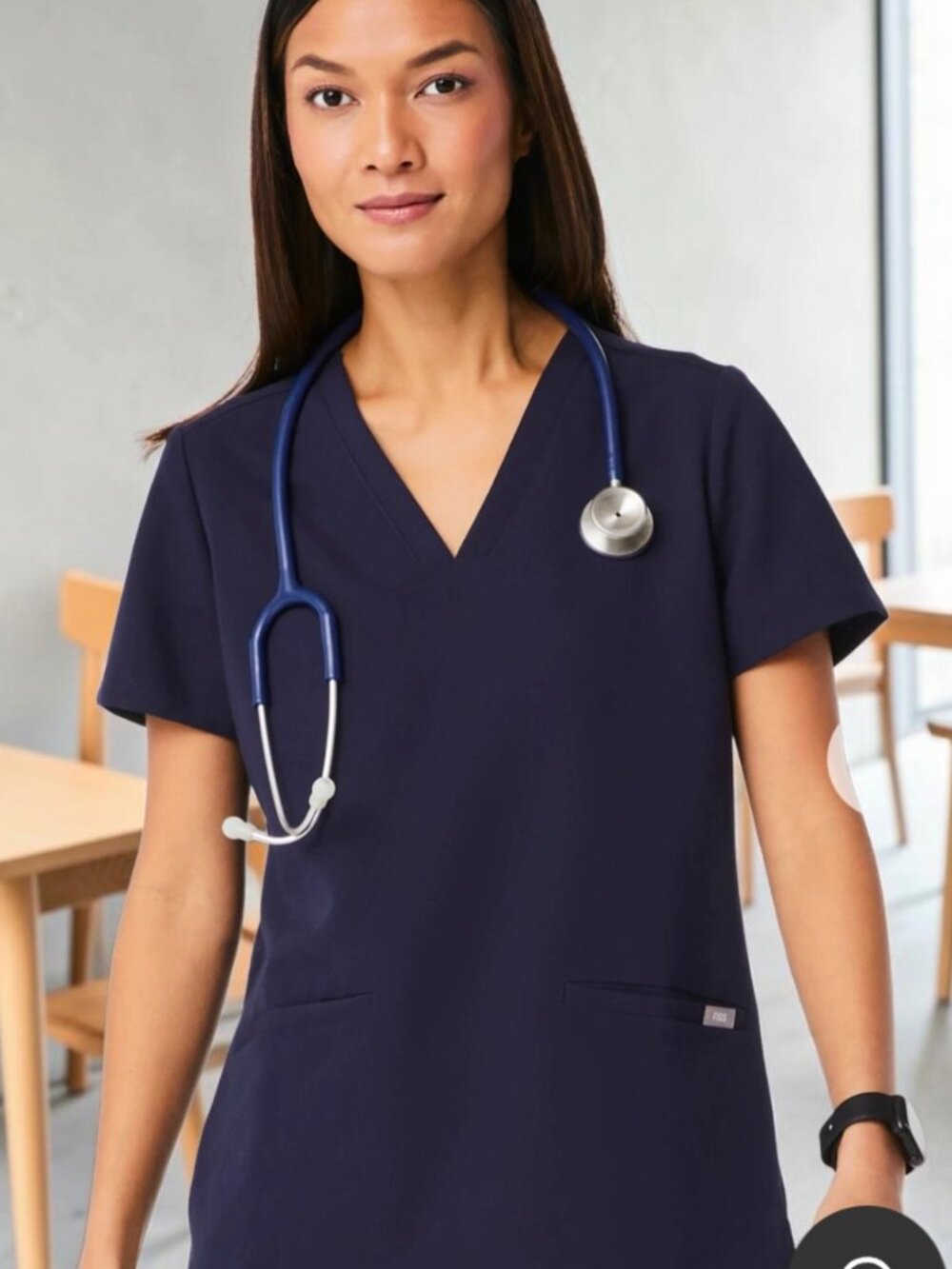 FIGS LIKE NEW (SM) CASMA Scrub Top Navy V-Neck Short Sleeve